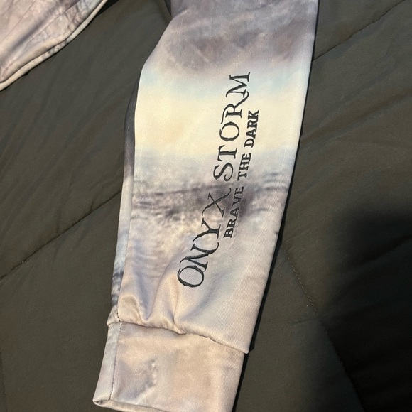 Onyx Storm Black and Gray Quarter-Zip Sweatshirt - Picture 4 of 9